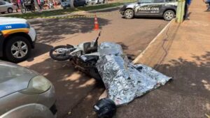 Jovem mata assassino que esfaqueou a sua mãe quando ele tinha 9 anos de idade